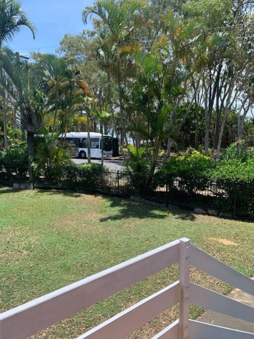 Beachfront At Silver Sands 赫维湾 外观 照片