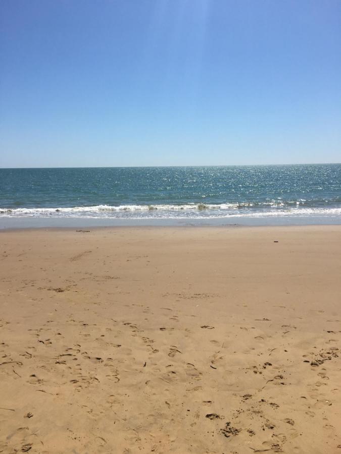 Beachfront At Silver Sands 赫维湾 外观 照片